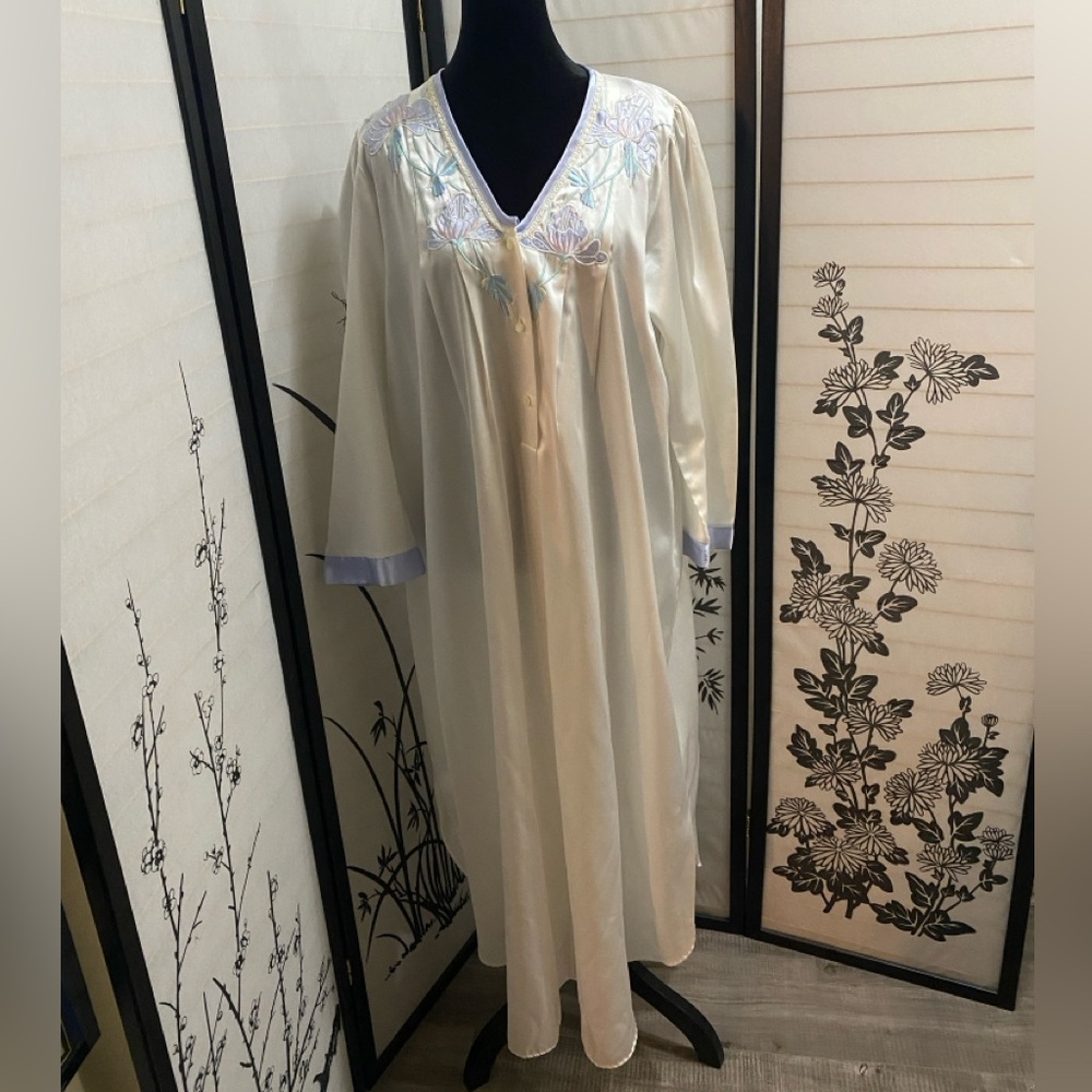 Vintage 90s Natori Ivory Satin Embroidered Maxi Nightgown